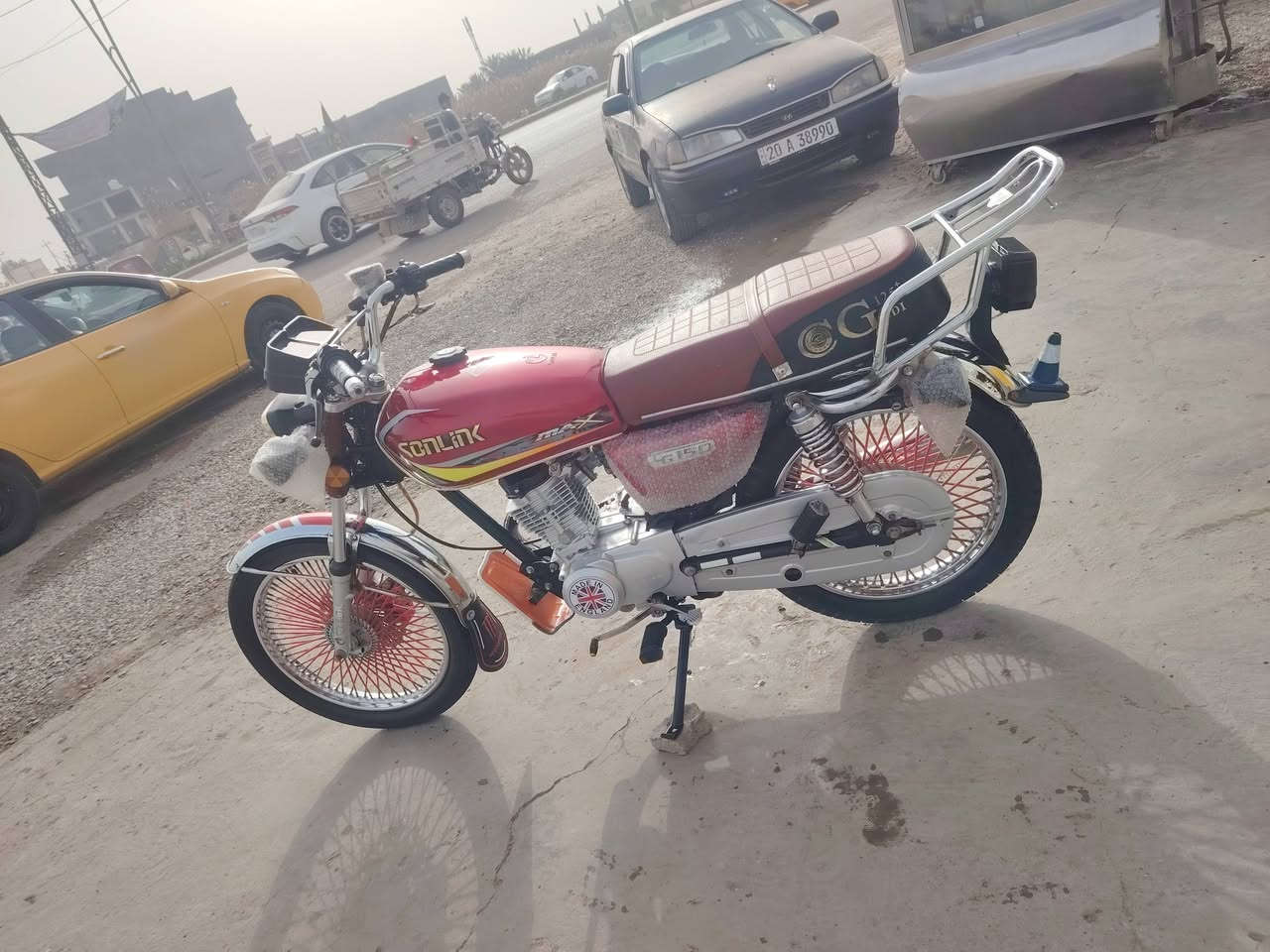 سلام عليكم دراجه ٢٤ دراجه حلوه واكاعده مال جناي كلشي مابيهاا نقص عده الستاند الوصط سعر ٦٠٠ وبيهاا مجال مامتواجد خاص اتصل ***********
