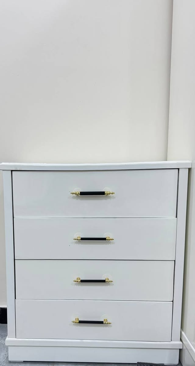 متوفر غرف نوم مستعملة بحالة جيدة جداً ونظيفة
مناسبة للعوائل وبسعر مناسب 
📍 الموقع: بابل / فلكة الساعة مركز
📞 للتواصل: ***********
