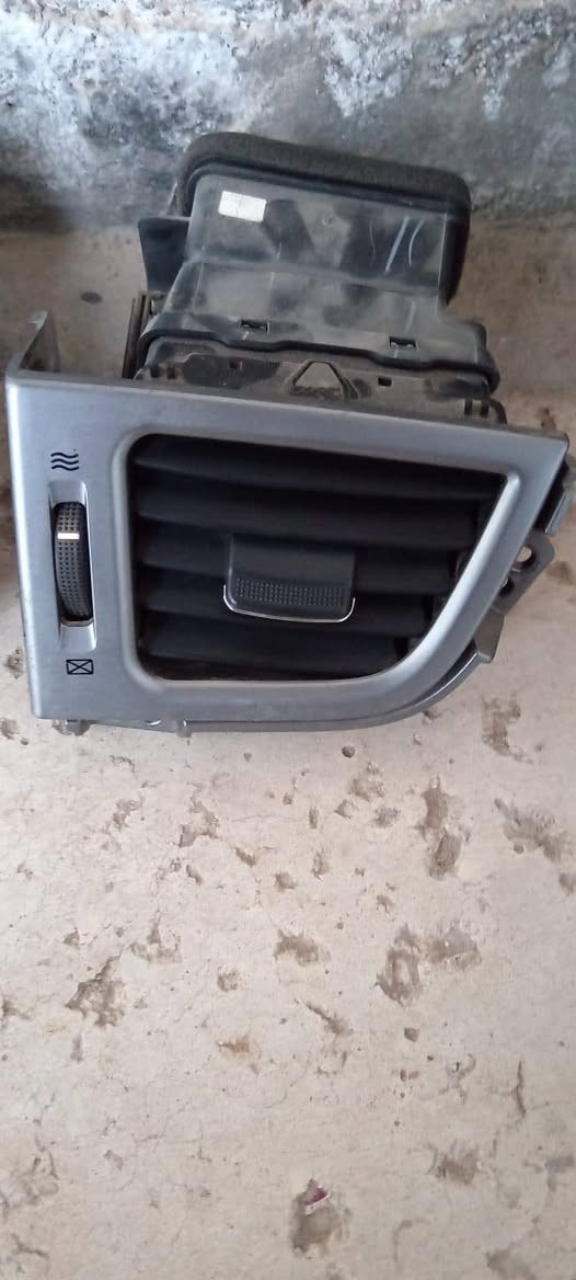 السلام عليكم تكتات تبريد الانترا 2014 العد 3 سعر القطعه 10 الاف يوجد توصيل لجميع  العراق للنتصال عل الرقم***********
