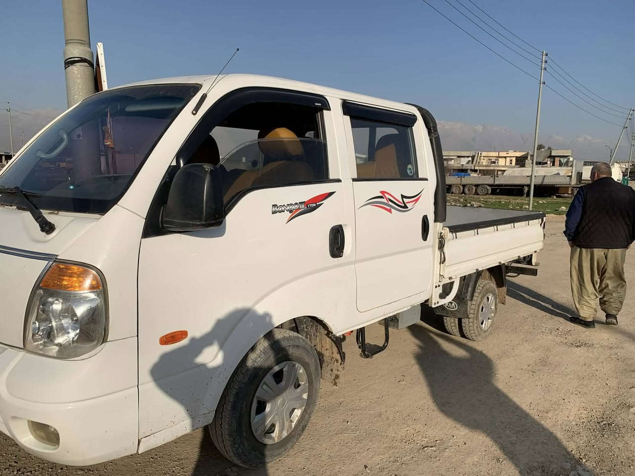 کیا دەبڵ قەمەرە مۆدیلی 2008 مەکینە ڕەشی 3000 سەیارەکە بڕاوەیە بە شەرتی گێڕ و مەکینە و تەقەو ڕەقە شەش تایەی تازەی لەسەرە سعری 65گەڵاو معامەلە ***********  ***********
