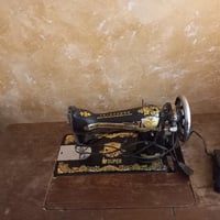 للبيع اغراض مستعمله ..مكينه فراشه باب اول هيه والميز السعر 75وبيه مجال...