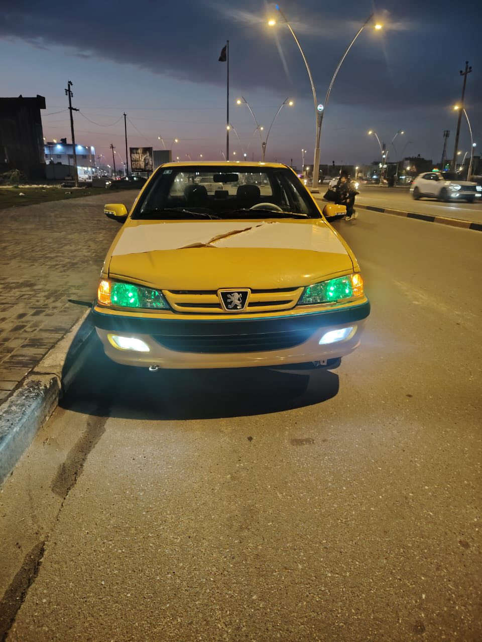 سياره بيجو بارص مديل 13سياره بس االمشط طعبان سياره حلوه السعر 33 وبيه مجل سيار راعيه موجود  يريد تحولي سنويه ال29 ***********
