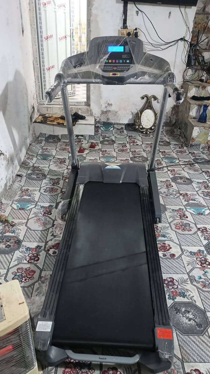 جهاز ركض( جري) امريكي اصلي مامشتغل بس مره وحده فول مواصفات
قياس ضغط
قياس قلب
جبلي 
سماعات يربطن بلوثوث 
عدد كيلو متر 
جي بي اس 
وهواي بي مواصفات 
***********
