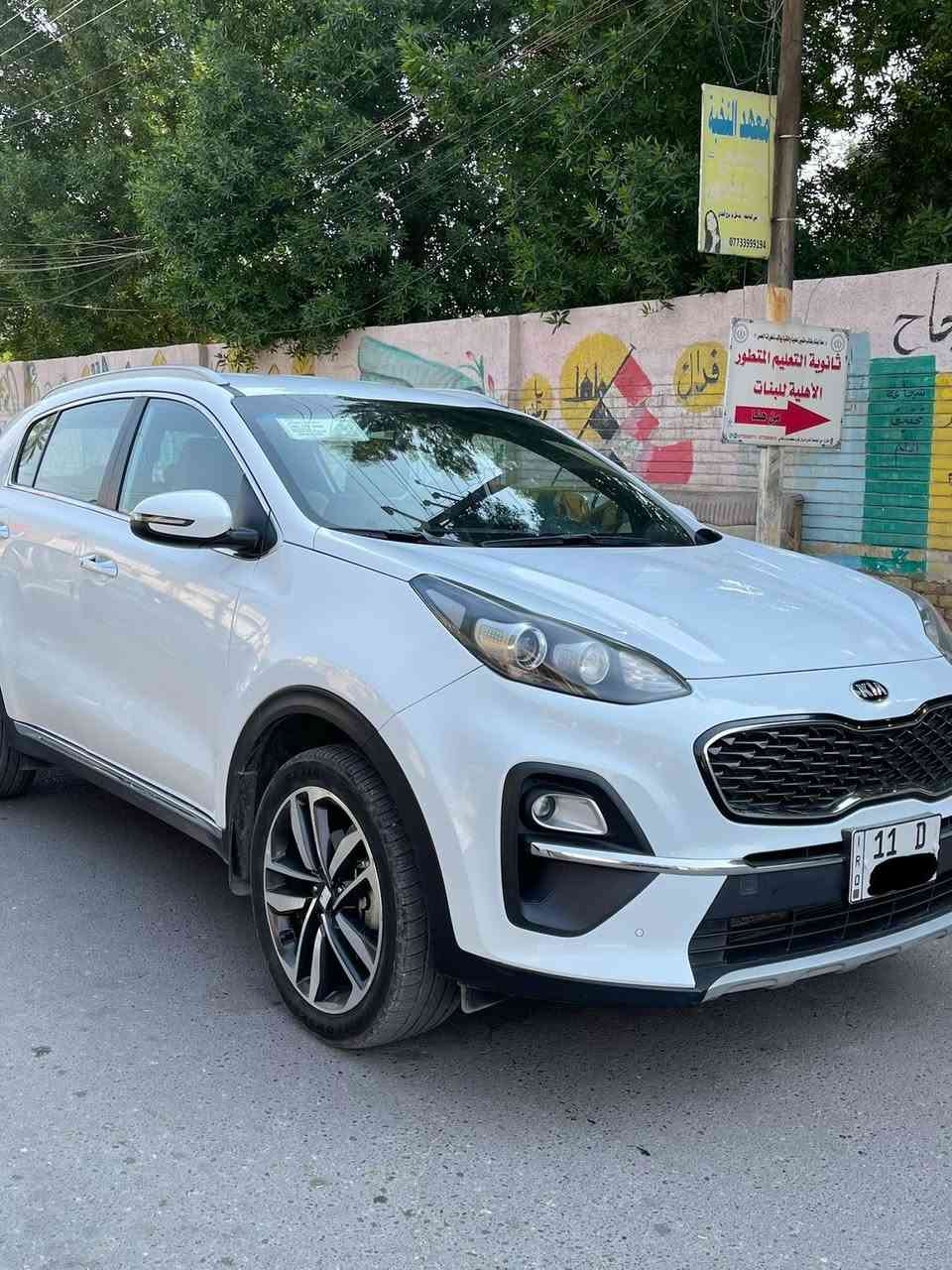 السلام عليكم كيا سبورتج موديل 2021 وارد خليجي مكفوله من الضربه والصبغ والبارد والفتح ماشيه 48 الف مواصفاتها بصمه شاشه اصليه كامره اصليه  تشغيل عن بعد ترايش نيكل تبريد منفصل محرك 2000 دوش وبعد بيها مواصفات رقم بغداد الجديد انكليزي بأسمي والتحويل مباشر السعر المطلوب 218 ورقه وبيها مجال بسيط مكان السياره بغداد ال كرخ حي الجامعه شارع الربيع للستفسار هاذا الرقم *********** وشكرا
