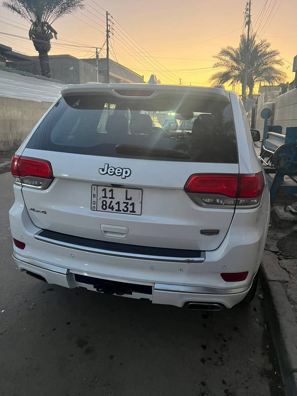 سلام عليكم جيب لاريدو موديل 2019سيارة فول موصفات اعلى فئة سوميت  سعر 220 وبيه مجال حك جية مكاني بغداد اتصال ***********
