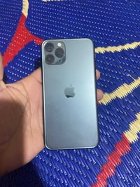 ايفون 11 برو فقط نموذج M  ذاكرة / 256 بطاريه / 72 نضافة ‎99 %‎  جهاز ب...