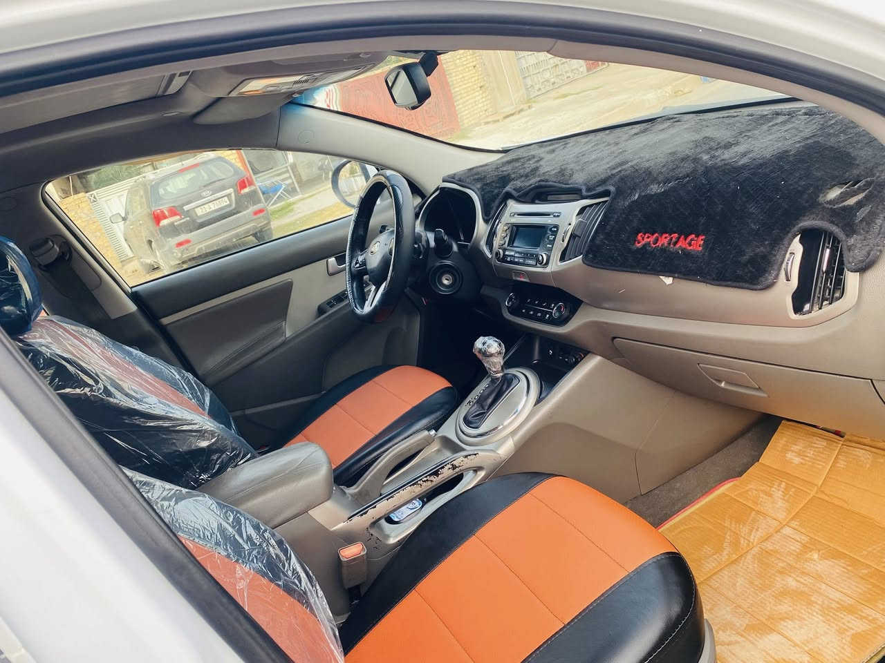 سبورتج 2015 خليجي رقم بغداد الجديد بأسمي السياره بانوراما مري شفط كامره حساسات تحكم ستيرن جهتين يدات نيكل السياره جاهزه من كلشي مكفوله من صبغ وتبديل ماعدا قطعه بدون دواخل  مكاني بغداد للاستفسار *********** السعر 152
