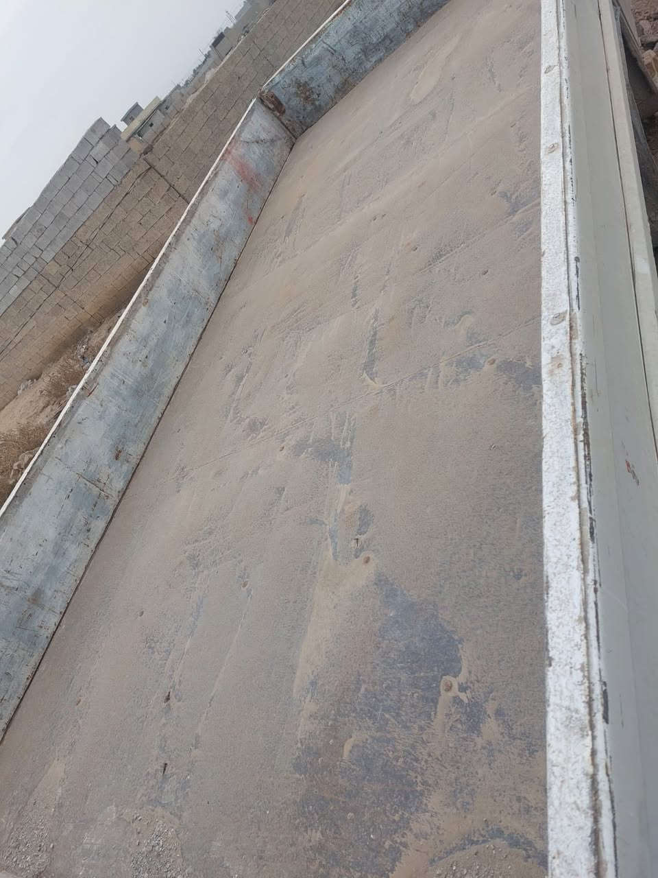 سلام عليكم بدي كنتر البيع  طول ٤٥٠٠متر ويه دعاميه وسبايدرات رقم***********
