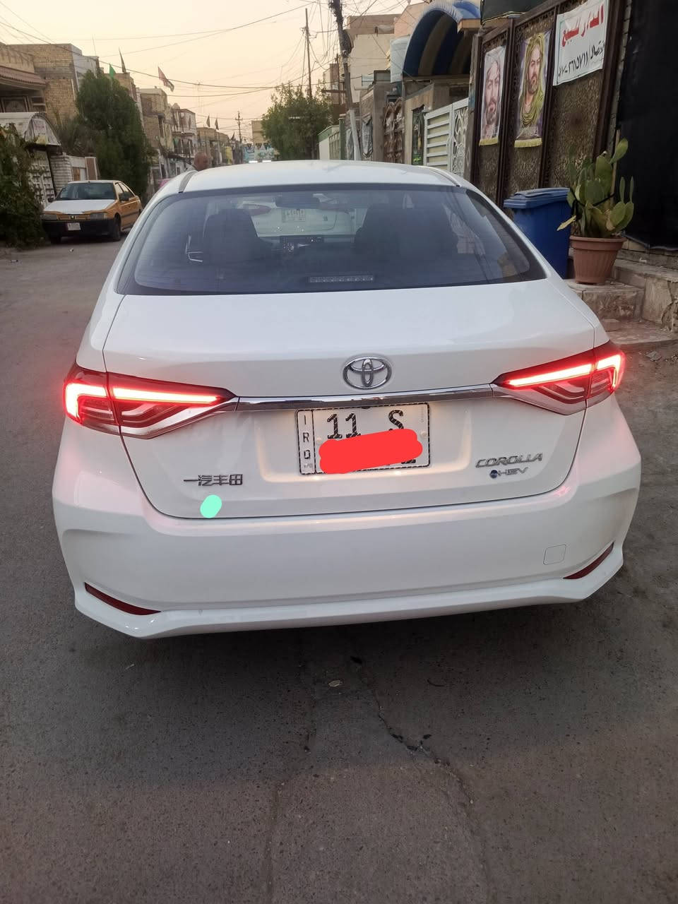 من رخصت الادمن كورلا موديل 25خليجي بحالت الزيرو ماشيه 2000وكسور مكفولة كفاله عامه رصعه صغير بل صندوق مشر عليهه وممبينه ابد مواصفات 1على1 السعر 24800وبيهه مجال بسيط مكاني بغداد البلديات ***********
