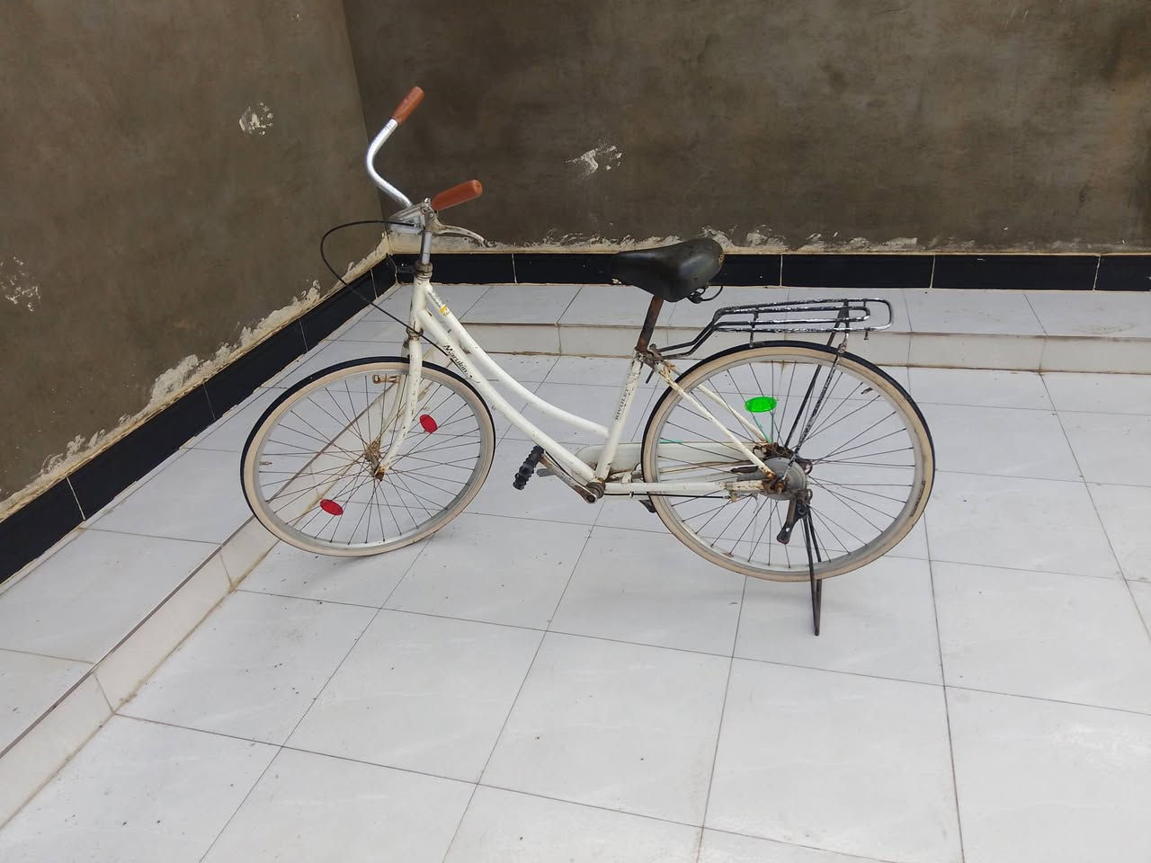 سلام عليكم بيسكل البيع السعر 35 وبيه مجال المكان ذي قار


**إذا كنت صاحب هذا الإعلان وتريد حذفه لأي سبب، رجاءا أرسل رسالة إلى الدعم الفني**