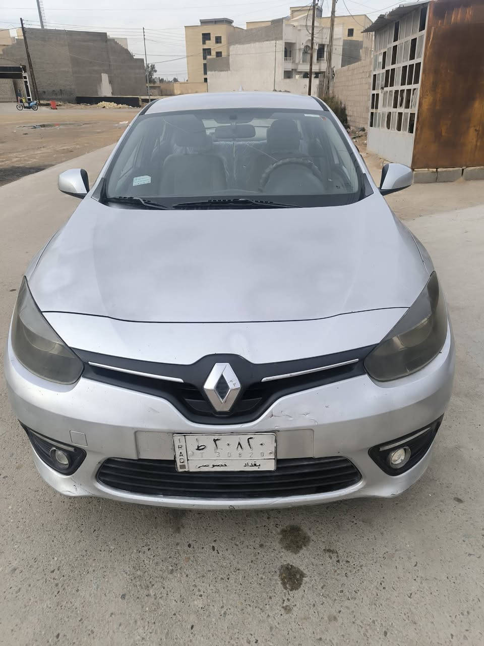 سلام عليكم للبيع رينو موديل 2016
رقم بغداد تحويل مباشر 
السياره حلوه ونظيفه بيه طخه ب الباب والجاملخ موضح بصوره 
سعرها 70وبيه مجال مكان السياره الانبار فلوجة 
***********
