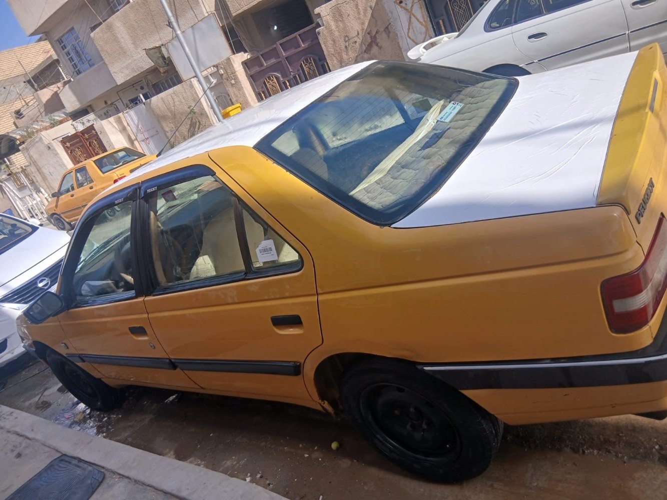 بيجو لميس موديل 2013 سعر30ورقة لمعلومات اكثر الأتصال على هذا الرقم ‭0771 017 1494‬
ممكن تذكر شنو الموديل الكامل للبيجو؟ وهل هي 405/لميز بمحرك شكد؟: 
لميس موديل2013
شنو وضع المكيف والمكينة والكير حالياً؟ بيها أي أعطال أو تحتاج صيانة؟: 
التبريد يحتاجله غاز وصوندة الفان شغال
الأوراق والتسجيل شلونها؟ السيارة جاهزة نقل ملكية أو بعده بيها إجراءات؟: 
اني صاحبها الشرعي وبأسمي على مرور الكاظمية
وين موقع السيارة بالضبط حتى يقدرون المعاينة؟ وهل السعر 30 ورقة نهائي لو قابل للتفاوض؟: 
مكان السيارة بغداد حي الجهاد السعر قابل للتفاوض
