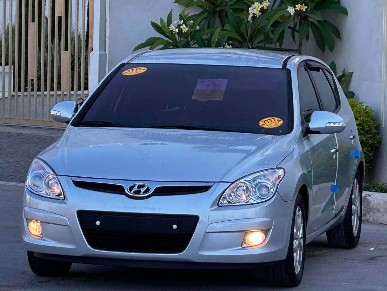 🔥 هيونداي i30 2009 | محرك 1.6 | استيراد كوري 🔥

💰 السعر | على الهاتف

🤍 الله يبارك لا قوة إلا بالله 🤍

إذا كنت تدور على سيارة عملية، اقتصادية، ونظيفة بكل معنى الكلمة، فهذي هيونداي i30 فرصة تستحق المعاينة. سيارة درجة أولى، ممشاها قليل، وجاهزة للاستعمال مباشرة.

━━━━━━━━━━━━━━━

🚘 النوع | هيونداي i30
📅 الموديل | 2009
🎨 اللون | رصاصي
🪑 الداخلية | أسود
⚙️ المحرك | 1.6 (الصغير)
📏 المسافة المقطوعة | 83 ألف كم
⚙️ ناقل الحركة | عادي (Manual)
⛽ الوقود | بنزين
🇰🇷 الاستيراد | كوريا

━━━━━━━━━━━━━━━

⭐ محرك اقتصادي واعتمادي
⭐ قيادة مريحة
⭐ سيارة مناسبة للاستعمال اليومي
⭐ مواصفات إضافية موضحة بالصور

━━━━━━━━━━━━━━━

🛠️ الحالة

✅ الكربون الأصلي موجود
✅ خالية من العيوب بإذن الله
✅ محرك بحالة ممتازة
✅ سيارة نظيفة وجاهزة للكشف والمعاينة من أي ورشة

━━━━━━━━━━━━━━━

💎 سيارة اقتصادية، قليلة الاستهلاك، ونظافتها تبين من أول نظرة. فرصة ممتازة للي يبي سيارة عملية وسعرها مناسب.

📍 المكان | طرابلس 🇱🇾

📞 للاستفسار:
0914935395

⚠️ تنويه:
الصفحة منصة إعلانية لعرض السيارات فقط، ويتم التواصل والاتفاق مباشرة بين البائع والمشتري.


**إذا كنت صاحب هذا الإعلان وتريد حذفه لأي سبب، رجاءا أرسل رسالة إلى الدعم الفني**