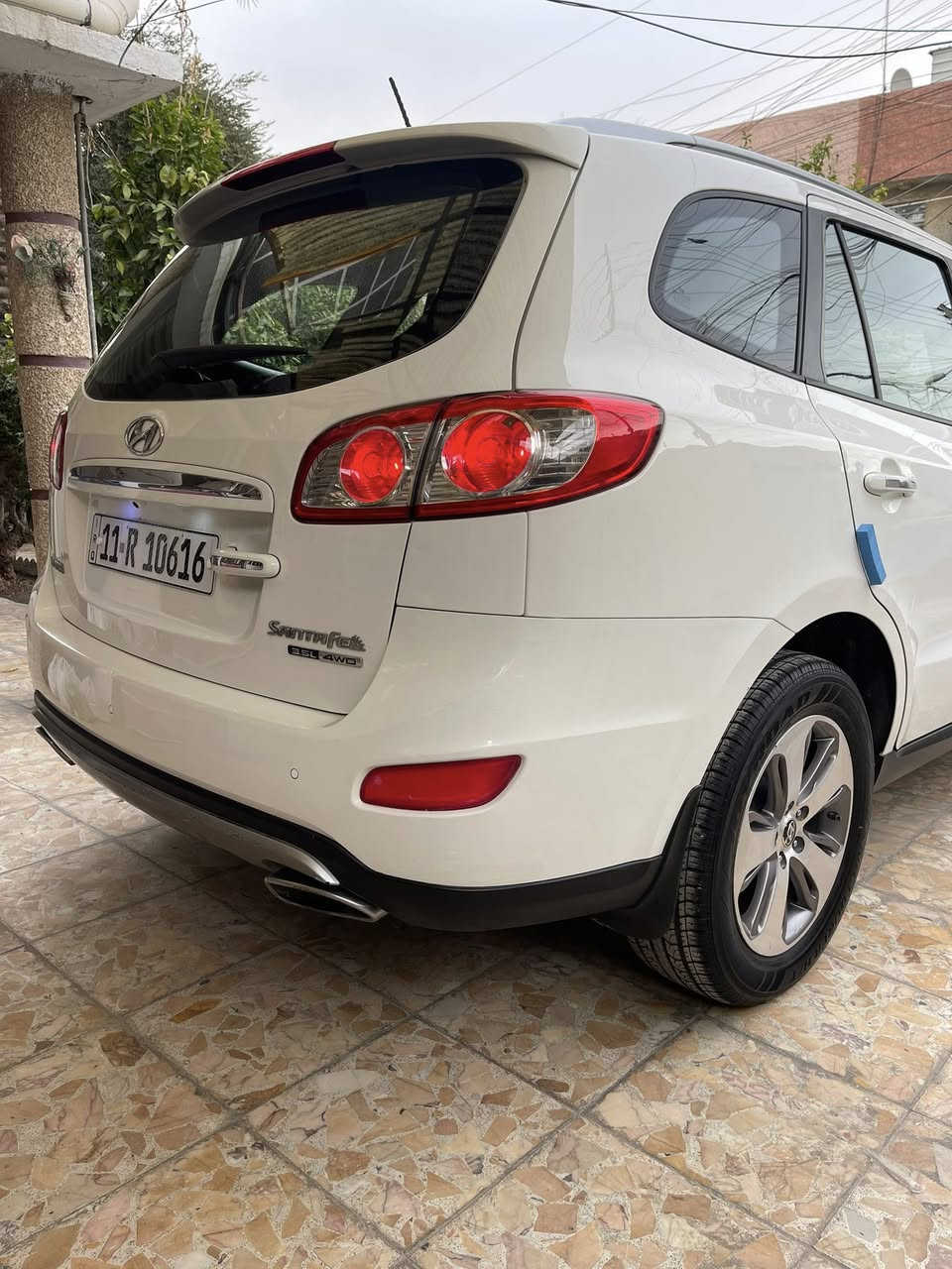 السلام عليكم
سنتافي 2012  وكاله خليجي 

بحاله الشركه ❤️ ماشيه قليل جدا ً استعمال شخصي 

رقم بغداد جديد مع سنويه جديده بسمي تحويل مباشر 

فول مواصفات 1/1 

بصمه \ سلايت كهرباء / جلد / 6 سلندر. / فور ويل / 
كشن كهرباء / 7 راكب وبعد هوايه مواصفات 

مكفوله من صبغ وضربه وتبديل ولبارد جميع اجزاء السياره 

مكان بغداد / الطالبيه / الاستفسار ***********
