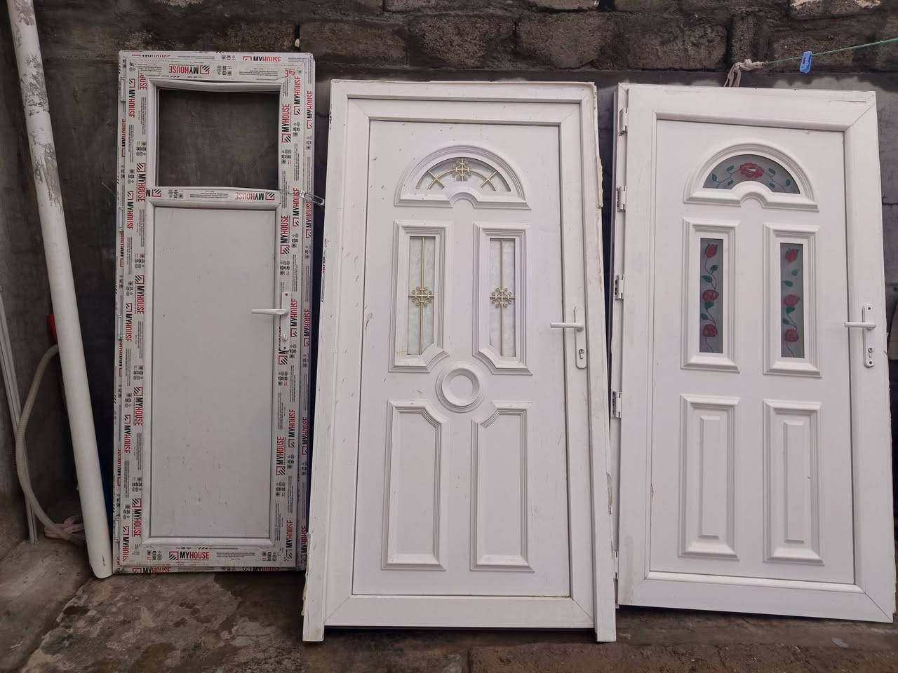 بوب للبيع واحد جديد مامستعمل وثنين مستعملاة نظافه 90ب100مكاني داقوق حي اشتي( ***********)
