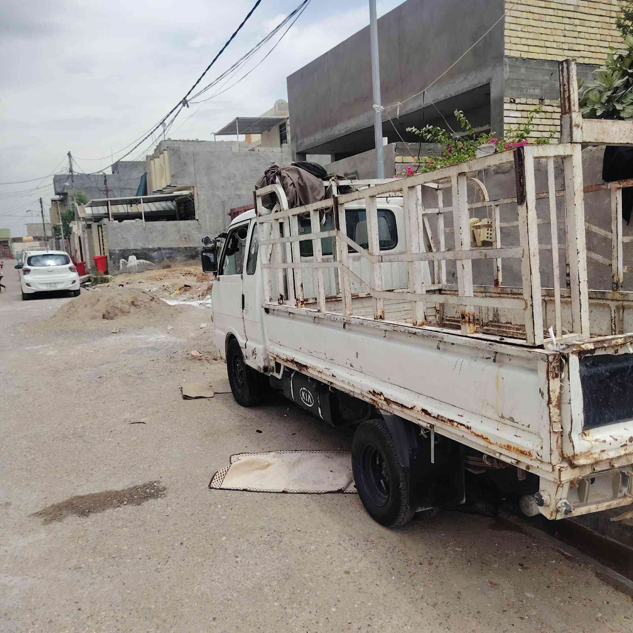 سلام وعليكم كيه بنكو 96سبعه جنكال قمارة وربع رقم بغداد نكليزي مكينه وبم ونوزل مجفت جديد تايرات جدد شاصي رقم شاصي مكفول السعر ٤٣ وبيها مجال ***********‬‏مكفول
