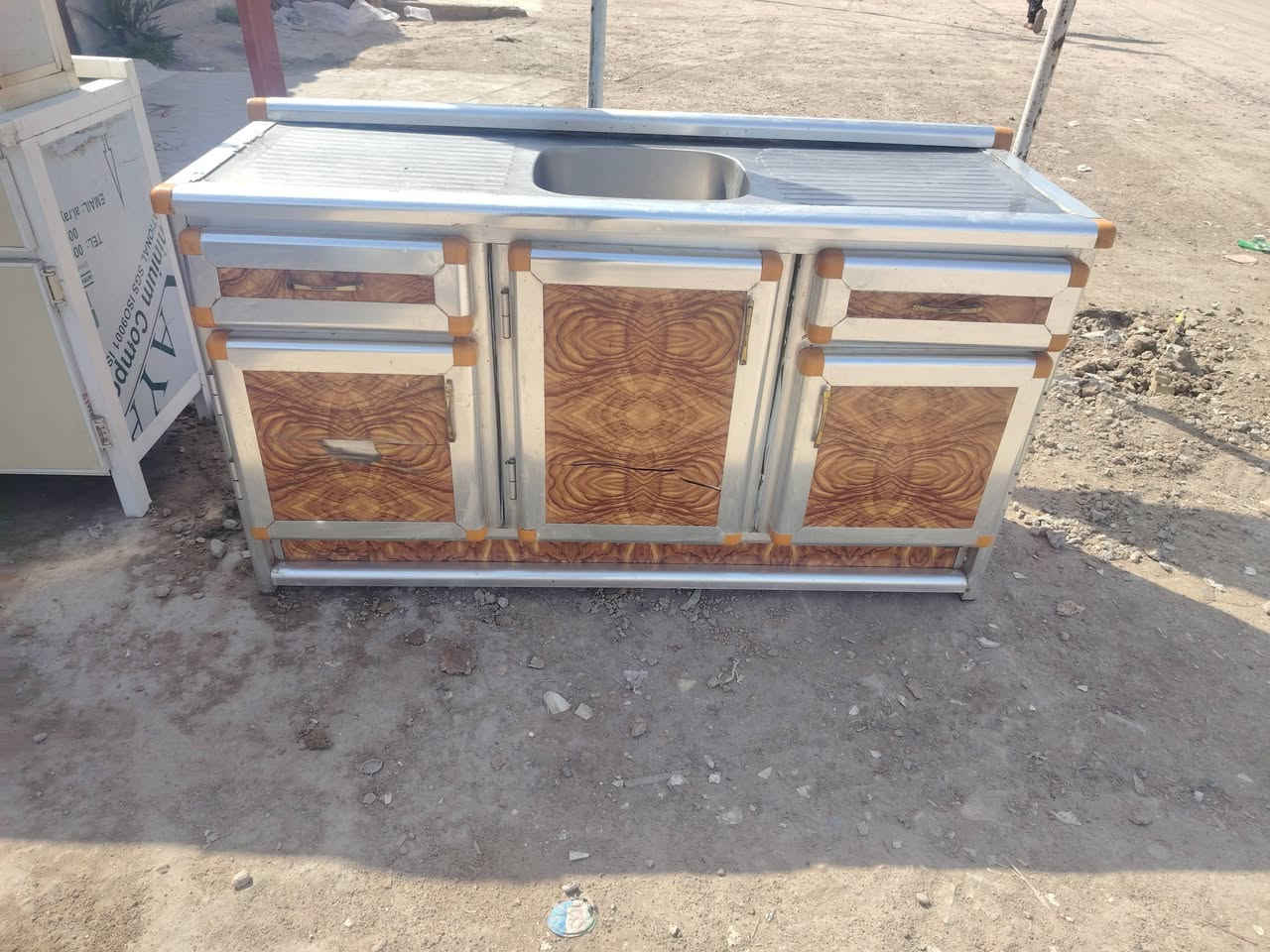 سلام عليكم كاونتر للبيع كلمن وسعر ويرهم مراوس بكلشي المكان حله ورديه خارج قرب مستشفى الكفيل *********** وأيضا نشتري كافة الغراض
