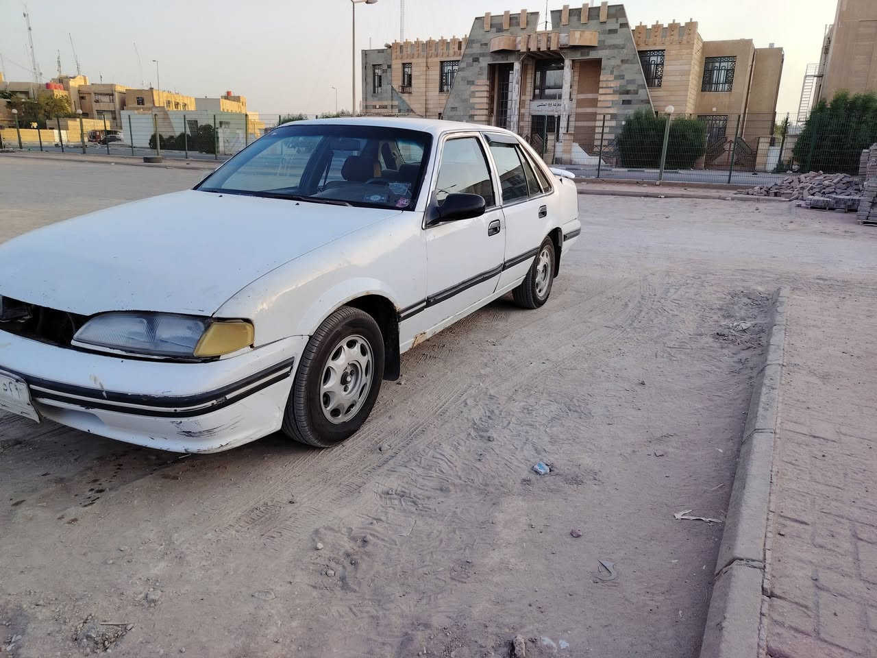 السلام عليكم دايو برنس ١٩٩٥ للبيع أو مراوس رقم مثنى ألماني السياره جاهزه من كير أو محرك أو كهربائيات كير أوتو راعيها يريد مداور موجود بسماوه السنويه ساقطه من ٢٠١٩ عليها غرامه ١٠٠ الف على راعيها بيها نقوصات بسيطة 
السعر (30) أو بيها مجال 
***********
