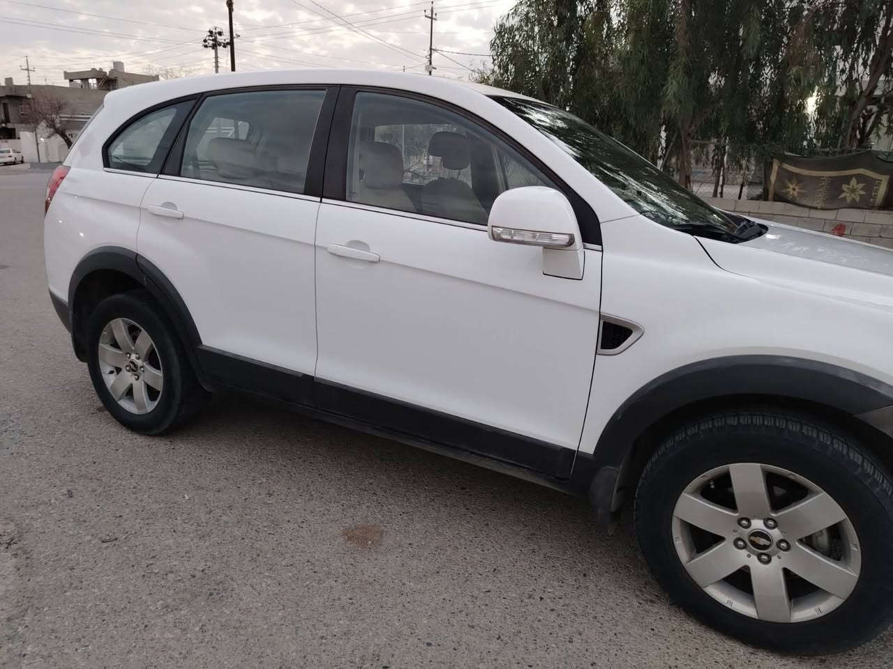 شۆفرلێد کاپتیفا فول فول مواسەفات    
نمونەی جوانی تەنها 90 هەزار ڕویشتوە 
گێڕ تۆماتیک چوار جام کارەبای 
کوشن کارەبای
سەقف سلایت 
تەبرید ساردوو گەرم  
سەنەوی و هەزە تازە 
تەحویلو غەرامە بەشەرت 
شاشە ئایپات 
چوار پستۆن 
بێ بۆ یاخ 
بێ دەعم  گێڕو مەکینە بە شەرت 
چوار تایە لۆک 
دژە خیسک
ناو فۆڕمیگا هەمو گیانی لۆک لۆکە 
نرخی 86 گەڵا ژمارەی خاوەنی ،، ***********/*********** السليمانية, العراق
