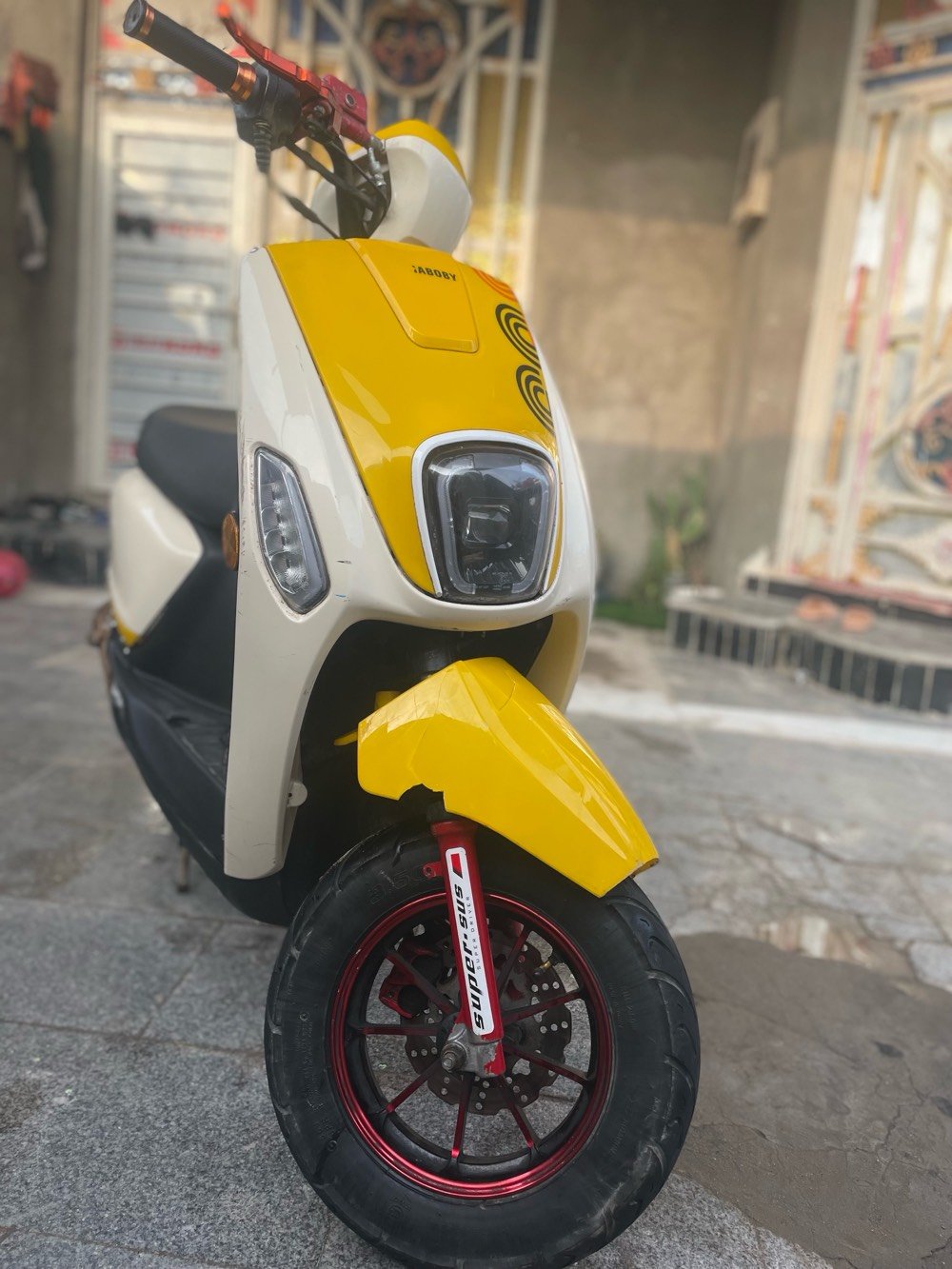 السلام عليكم ماكس بوليس كفاله صارله ٧ اشهر طالعه من المعرض  سعر ٧٠٠ وبيها مجال عنواني ابي الخصيب الباني