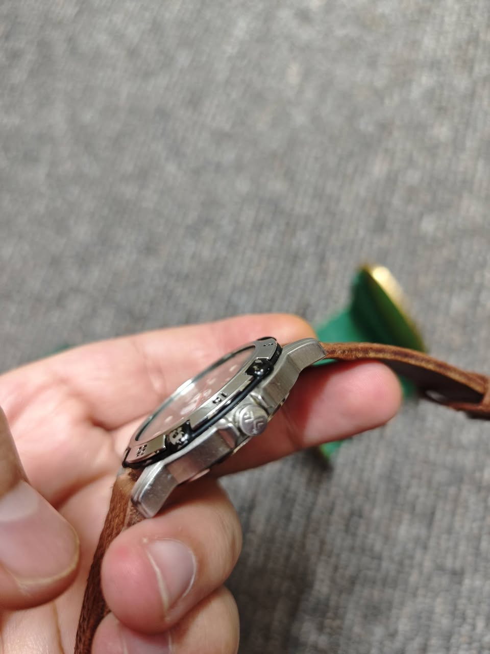 سلام علیکم. 
ساعە سکاجین دانیمارکی اصلی للبیع. مكینه یابانی باتری. سنتر یومی و اسبوعی و 24 ساعە. ستنلس ستیل. ارقام و امیال مضیئه. تصمیم باندا رائعه جدا. رینک دوار. قطر 40. نضیف و شغال مضبوط. سعر. 40 الف.


**إذا كنت صاحب هذا الإعلان وتريد حذفه لأي سبب، رجاءا أرسل رسالة إلى الدعم الفني**