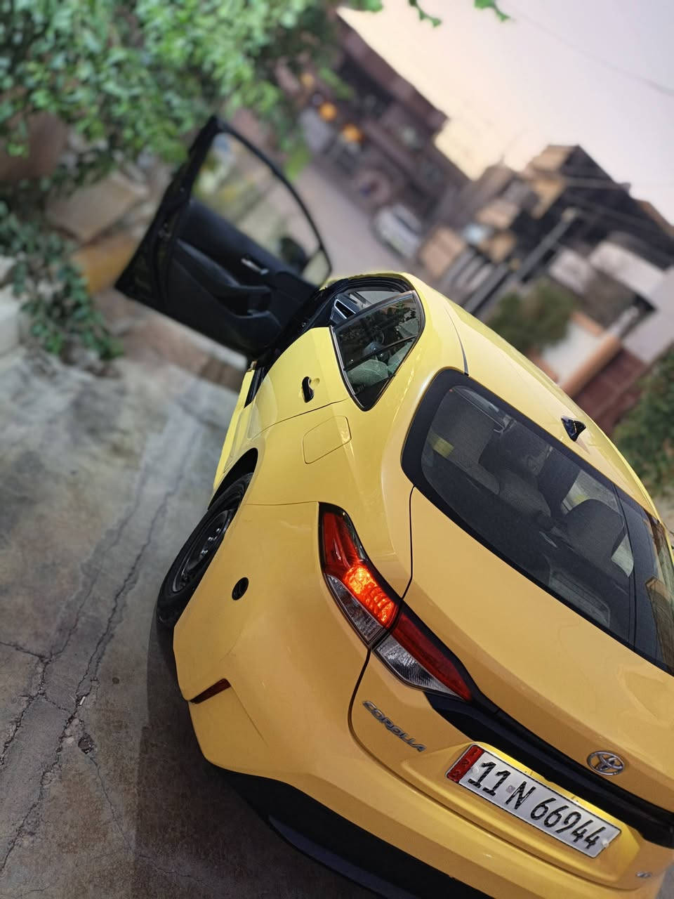 السلام عليكم كورلا 2020 ضررها موجود بل صور فقط باب خلفي ومصلح نفسه السياره كلها ليبل واحد ما مبدل بيها اي قطعه ضررها كلش خفيف ماشيه 104 محرك كير شرط منضومة غاز بيها السياره باسمي السعر. 164بيها مجال قليل *********** مكانها كركوك
