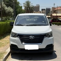 فان حمل 2021 رقم اربيل مكفولة ماشية 51 الف   مكان السيارة بغداد   0783...