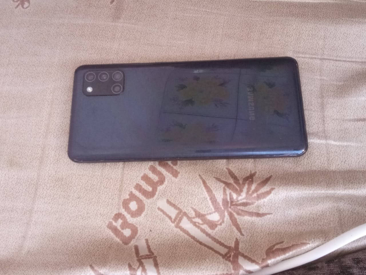 السلام عليكم جهاز A31 نضيف مبدل شاشه ما بيه اي عيب كامرته حلوه وياه شاحنته موجود خاص او ***********
