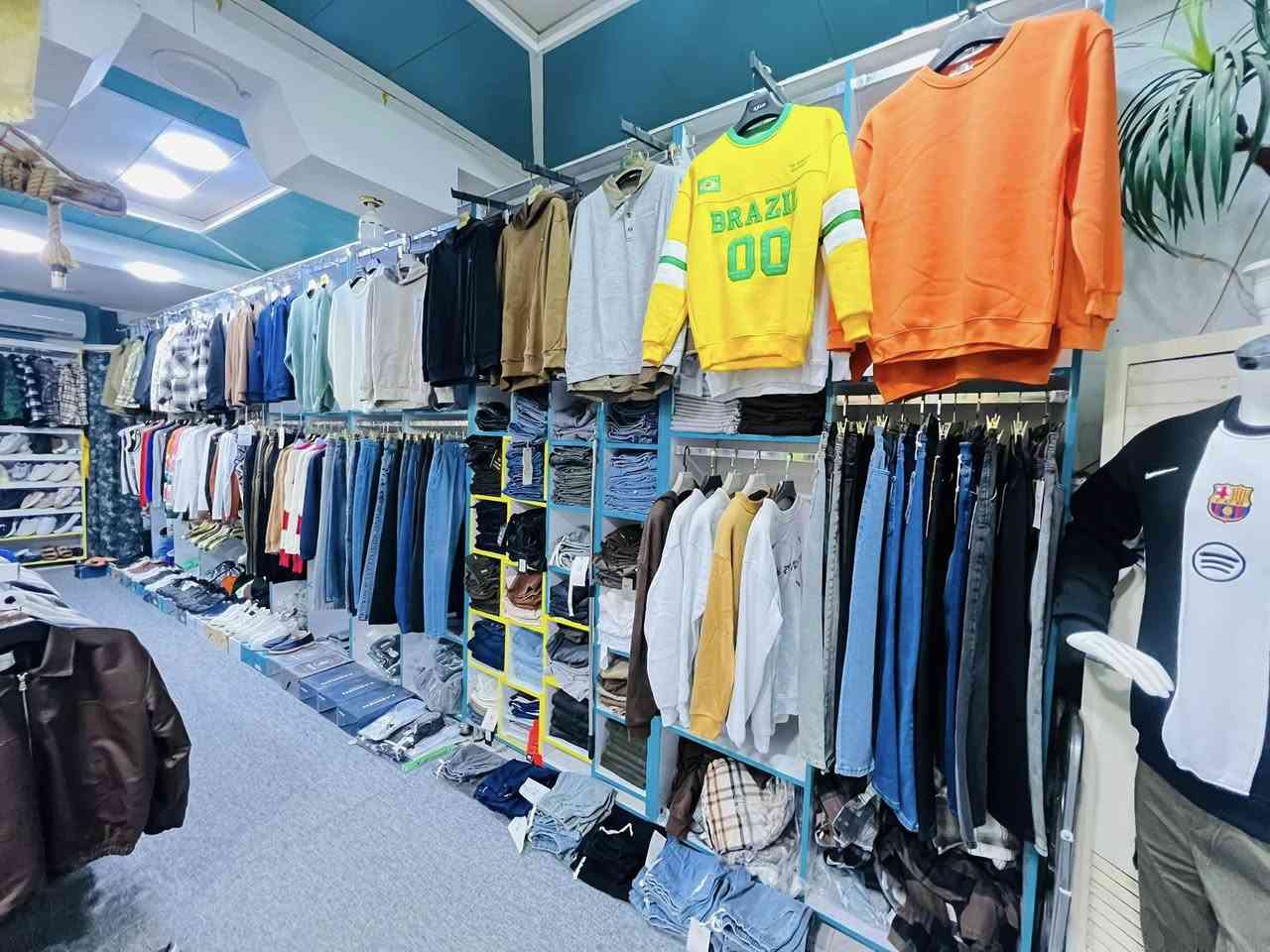 السلام وعليكم شباب فاترينات  العدد 8 الطول 270 تفصال وليس جاهز المكان بغداد الرقم ***********
