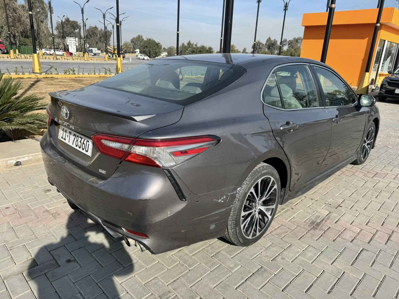 السلام عليكم
كامري موديل ٢٠١٨
فول SE
فتحه 
كشنات تدفئه تبريد
بصمه
بدون ايرباك فقط ايرباك كشنات
السياره استخدام بيت 
صور الحادث موجوده 
مكان السياره بغداد الشعب
وسعرها مناسب

واتساب ***********
