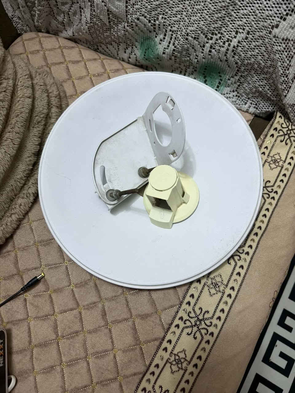 السلام عليكم 
١/ بورات عدد ٢ لوك نظيفات القطعة ب٥٥ 
٢/ خرايط ام فايفات واحد xm, ساكت والثاني xw شغال بس بيه خلل ثنينهن ب١٥ الف 
٣/ دش ٣٠ بيه فطر زغير وملحوم بالطرف جوة الفيدر مايأثر ابد سعره ٦٥ 
٤/صحن بور بيم ٣٠٠ بدون فيدر ب١٥ 
مكاني حلة بكرلي يوجد توصيل ***********
