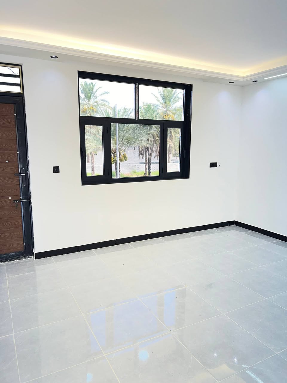 بيت مساحه 100متر 🏠 
بغداد الراشديه قريه حميد الحمود 
تفاصيل البيت داخل الفيديو 
للاستفسار 
***********
0786551632
