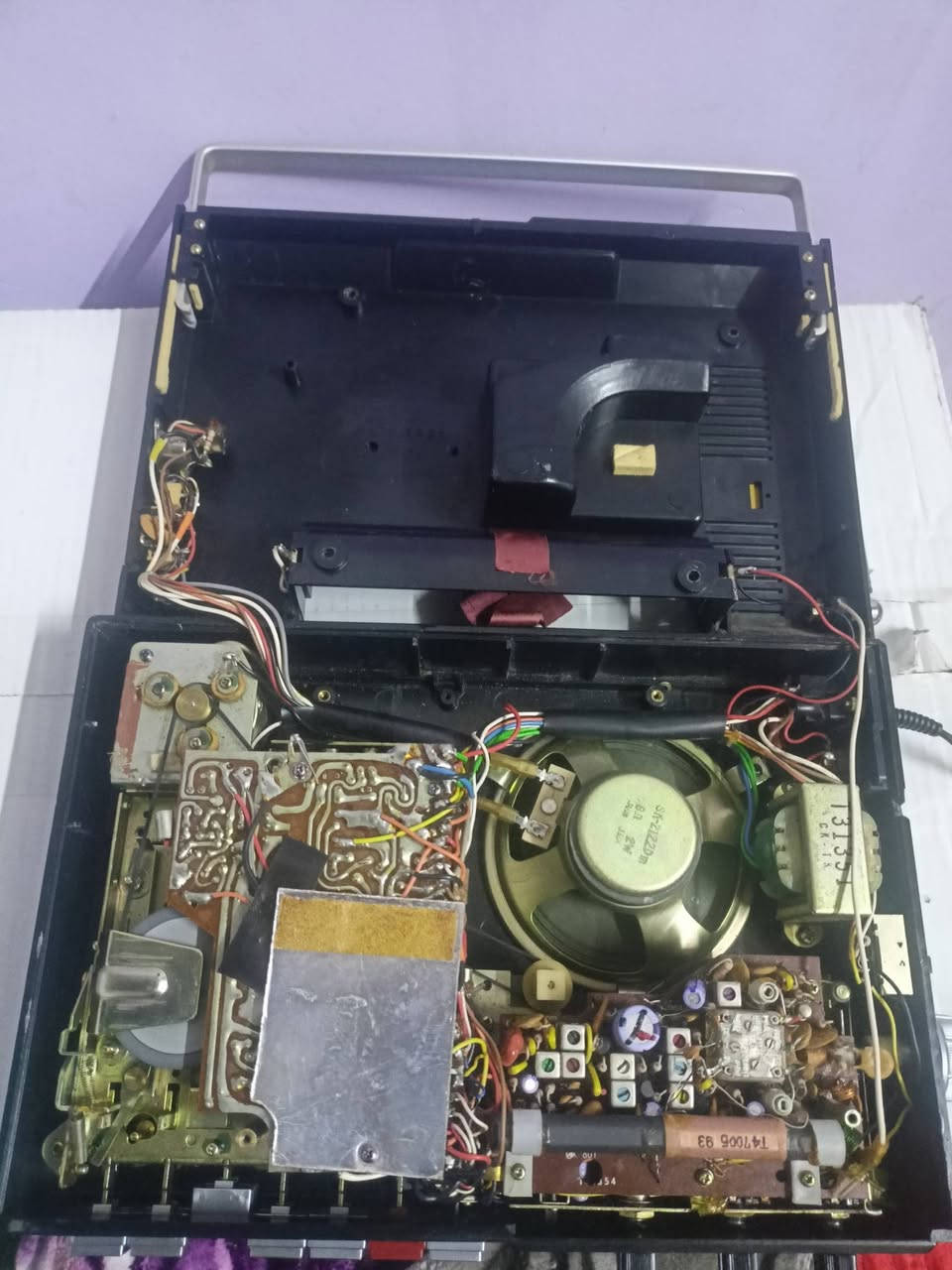 السلام عليكم راديو ومسجل نوع اليزابيث  تحفه يابانيه انتاج السبعينات جهاز استعمال قليل راديو إف إم ومتوسطه شغل وتسجيل وصوت ونقاوه السعر مع التوصيل 65


**إذا كنت صاحب هذا الإعلان وتريد حذفه لأي سبب، رجاءا أرسل رسالة إلى الدعم الفني**