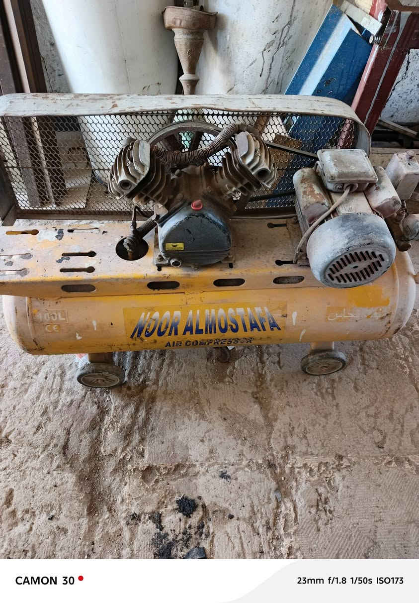 السلام عليكم ماطور هندي (مولد) ١٠ حصان ٣٠امبير مداخل تصليح شرط الشغل سعر ٥٠٠ +كمبريسر ١٠٠ لتر نضيف سعر ٢٥٠ + كتر انجيكو نضيف مستعمل شي قليل سعر ٨٥+ كوسره ثابته سعر ٥٠ + ميز نضيف سعره ٧٥ لتواصل ع ماسنجر أو ع رقم ***********
