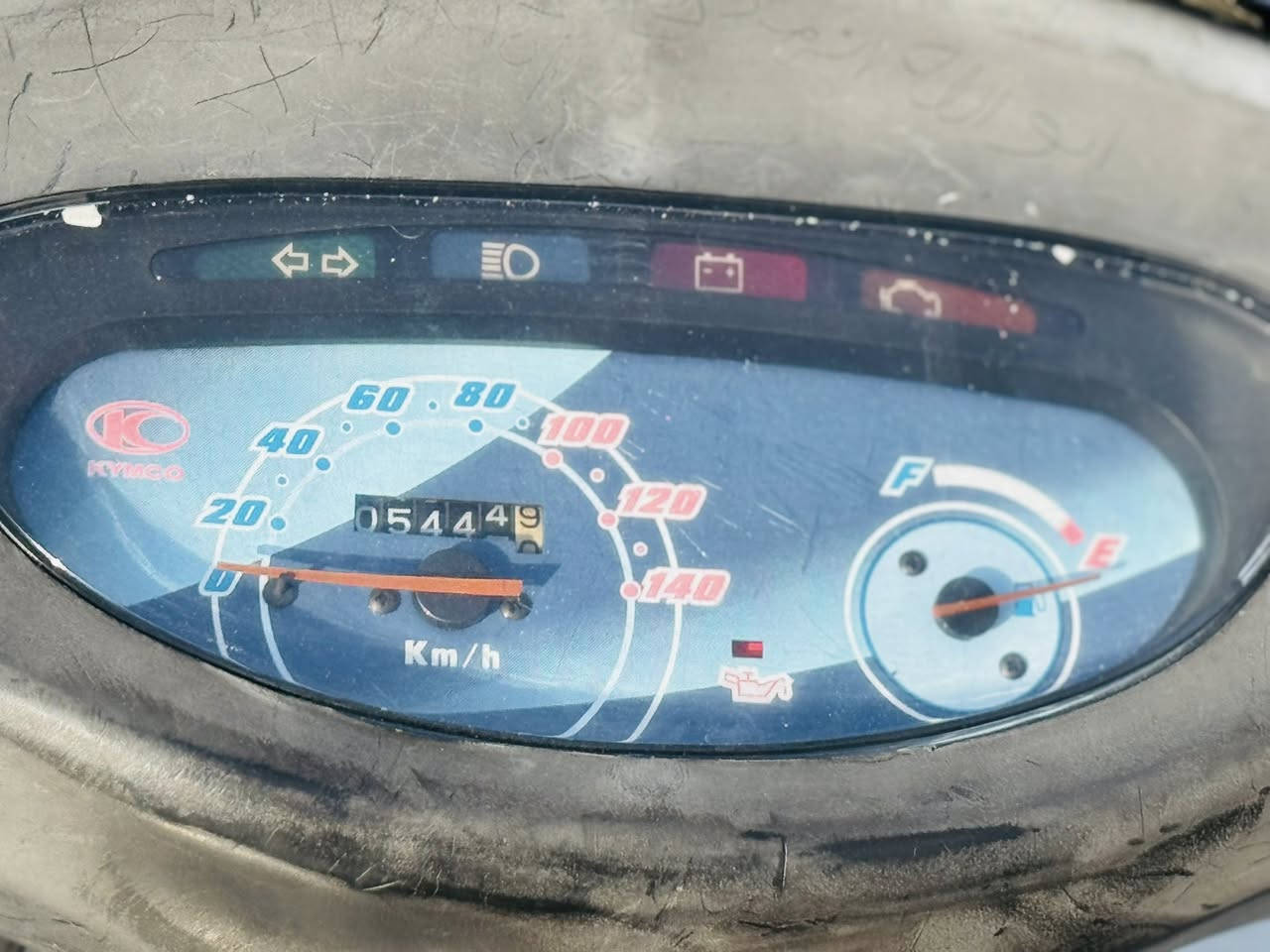 سلام عليكم
للبيع كامكوV2 مديل 2013 دراجه تخبل ناعمه شلعه ومعدل نضيفه كلش المكان ذي قار قضاء الفجر 
***********
