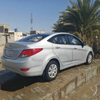 اكسنت للبيع موديل 16لون سلفري بيها شكم قطعة صبغ بيها سونار كهربائيات ك...