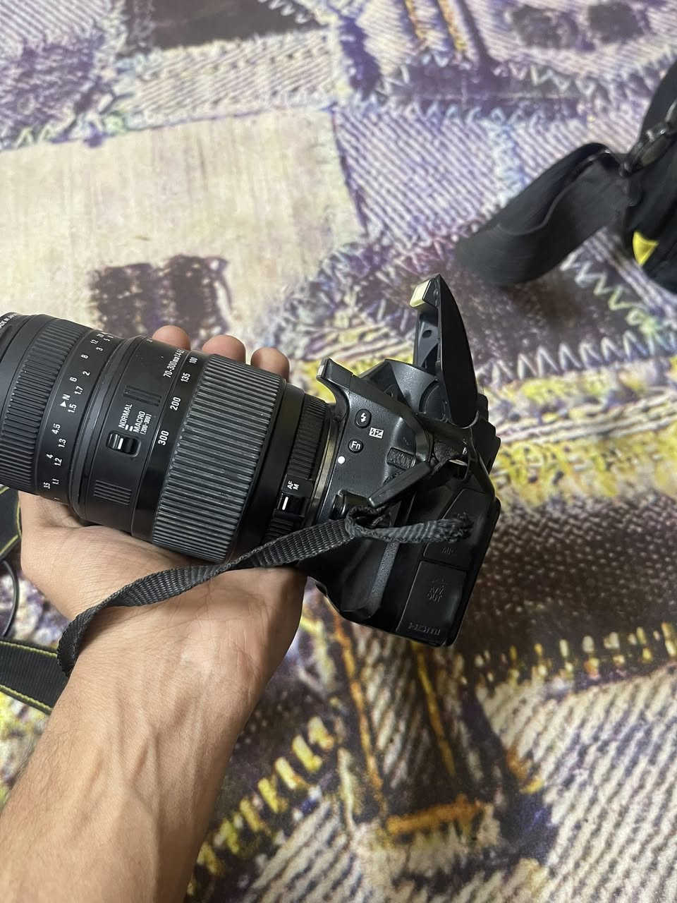 السلام عليكم
كامره نيكون 3100D استخدام شخصي 
كامل ملحقاتها 
السعر خاص 
***********
