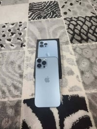 للبيع ايفون 13 برو ماكس نظافه 100% موبايل مال بيت شاحنته وكرتون موجودي...