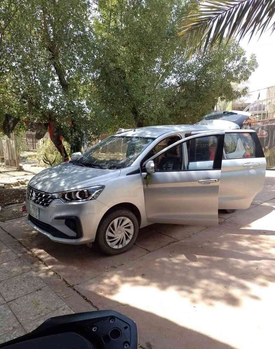 سلام عليكم
سيارة ارتيجا سوزوكي ياباني كفالة عامة للبيع ماشيه 3000 اخت زيرو السعر 145 ورقة وبيه مجال مكاني بغداد رقم ***********
