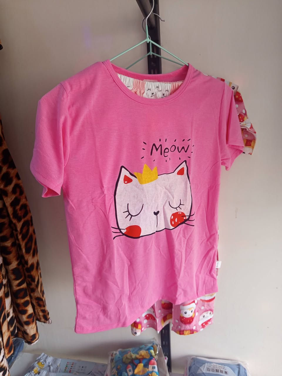 ام ليـو ✨🎀
مكياج • ملابس • هدايا 
توصيل لكل محافظات 
تجهيز هدايا حسب طلب
للطلبات راسلونا 💌 اسعار حلوه وأشياء احلى


**إذا كنت صاحب هذا الإعلان وتريد حذفه لأي سبب، رجاءا أرسل رسالة إلى الدعم الفني**