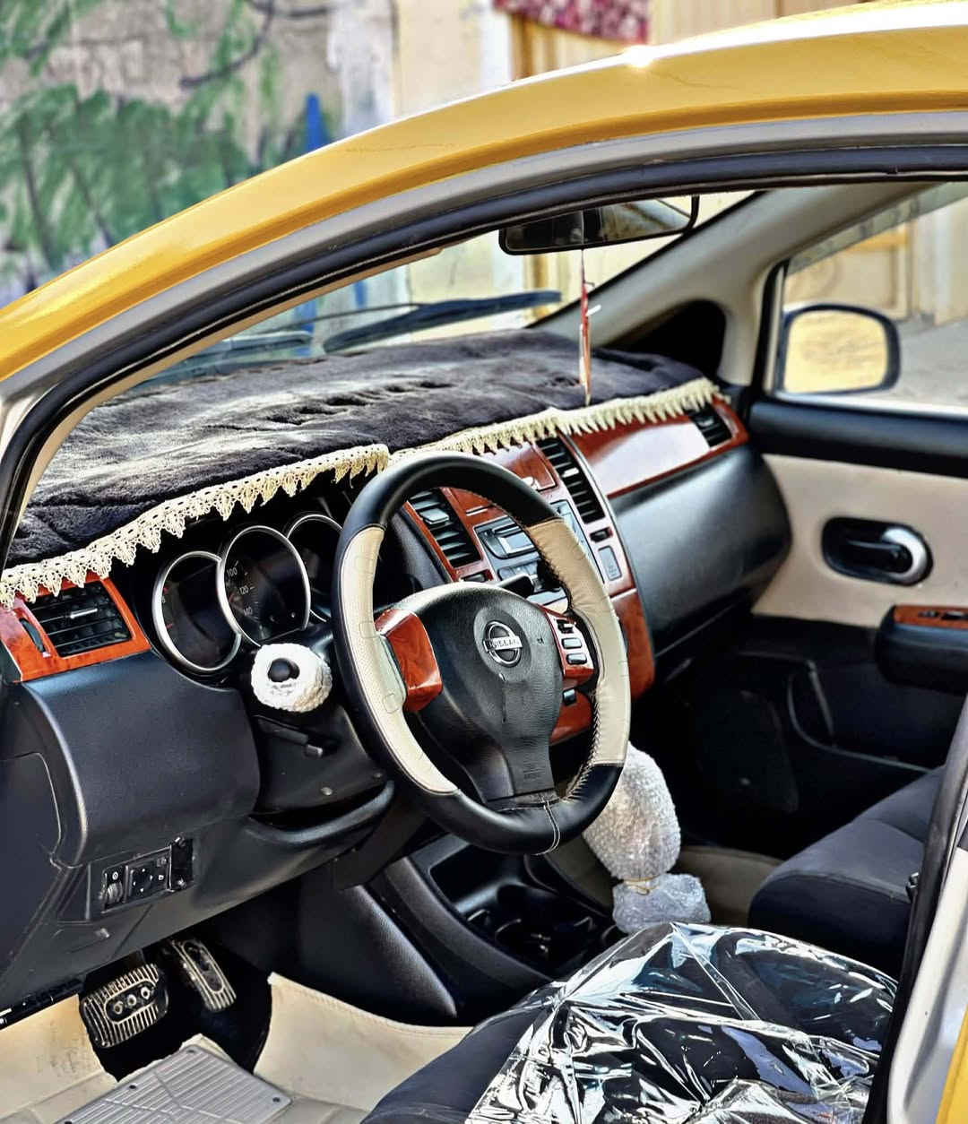 نیسان تیدا مۆدێل 2009 سەنەوی بابل بەشەرتی تەحویل
گێڕ و مەکینە بەشەرت سەیارەیەکی تابڵێی جوانە بێ زەربەو لێدراو نەبرید سارد و گەرم کارەبایی هەموی ئیشەکات سویچ کۆنتڕۆڵە 
ماڵی دۆستە 

سیعری 52گڵاو معامەلە 
شوێن کەلار ڕزگاری سمود 
***********
