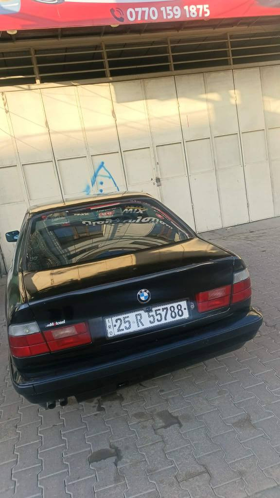 BMW سەیارەیەکە تا بڵێت بێ عەیبە مۆدێل 1991 چوار تاییەی لۆکی لەسەرە سەنەوی بە ناوی خۆمانۆیە ڕەقەم کەرکوکە ناونیشان سلێمانی بۆ زانینی نرخ ژ.مب
 *********** كالار, السليمانية

