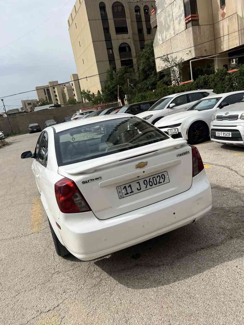 فورنزة 2007 
رقم بغداد انكليزي
مصبوغه احزام جماليه 
شاشه 
كامره خلفيه
نقصهه تبريد ما اعرف شبي ممجيكه
وبيهه خيط تبخير فقط 
مكاني بغداد شارع حيفا
السعر 58  

***********
