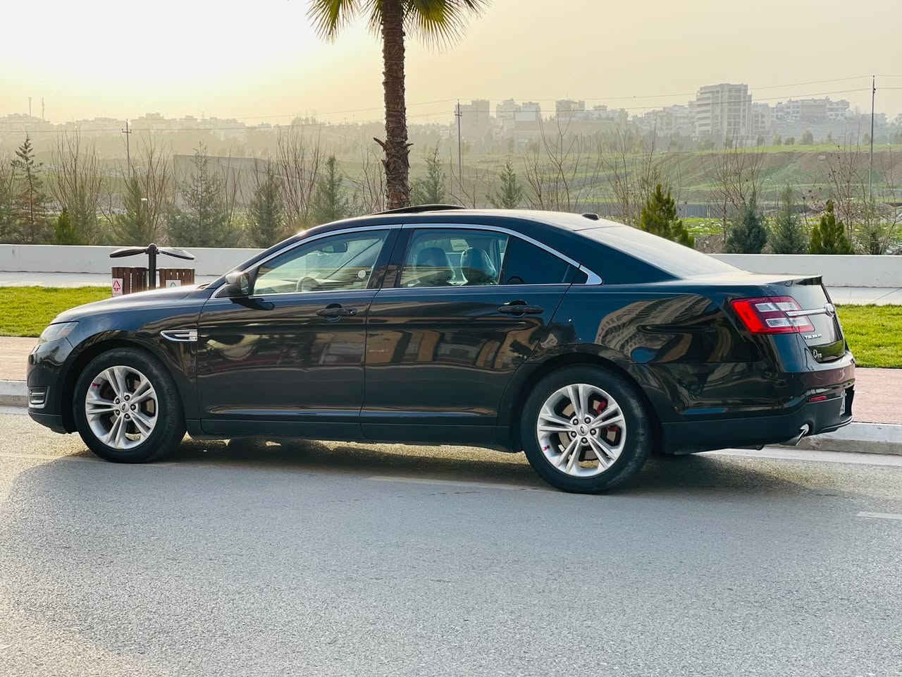 فۆرد تۆرۆس  sel  سڵاید  2013 
سفری شەریکەی نیڤا 
رەنگی ڕەش 
سڵاید  سێ شاشە  ناوزەرد  کوشن کارەبا شەغال سوکان فۆلیۆم تەحدید سورعە  کۆدی درگا  حاسە کامێرا 
بێ بۆیاخ بێ دەعم بێ سارد هەموو گیانی دەقی شەریکە  مەکینەی نەکراوە  واتەر پەمپی گۆڕاوە چوار تایەی تازەی لە ژێرە  سەنەوی  مانگی ١٢   ٢٠٢٨ تازەیە 
نرخی 125 و مەجالێکی کەم 
ژم  ***********
*********** السليمانية, العراق
