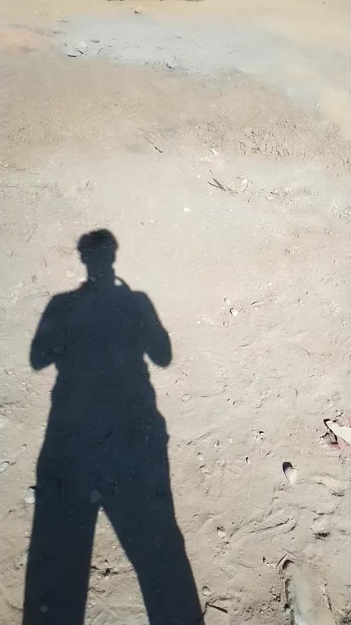 سلام  عليكم  ورحمة  الله  وبركاته  حبايب  قطعه/50/تبعد عن طريق حي العباس كيلو ونص متر سند/ 25 /تحويل  باسم  المشتري  من صاحب لأرض مباشر موقع القطعه كربلاء حي الامامين مقابل حي العباس عامود/ 12 /وتدخل السايدين الجدد مقابل جامع لامام علي شارع /6 /متر متوفر جميع الخدمات ما عدا التبليط سعرها /26/ قابل للتفاوض رقم صاحب لأرض الاستفسار ***********
