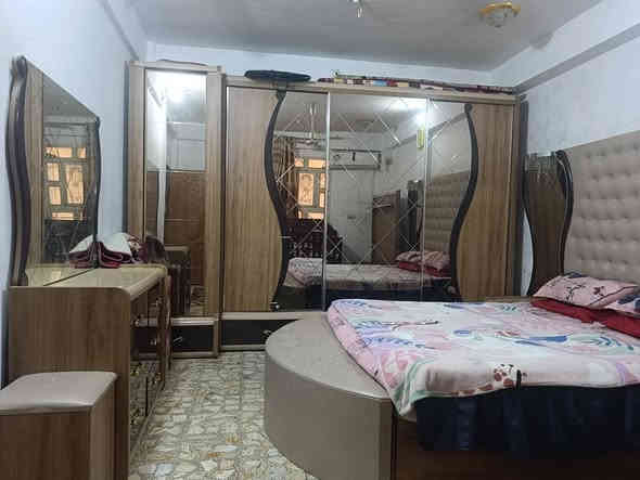 السلام عليكم دار حديث مسلح دولان 70متر طابوا صرف خلف شارع المدينة أول شارع قرب عمارة الحسيناوي مكان مميز الطابق الارضي يحتوي على غرف ومطبخ وصحيات والطابق الثاني فيه غرفة وصالة وصحيات وغرفة بالصطح 
والسعر 110 مليون علما سعر المتر في المنطقة مليونين ونص 
***********
