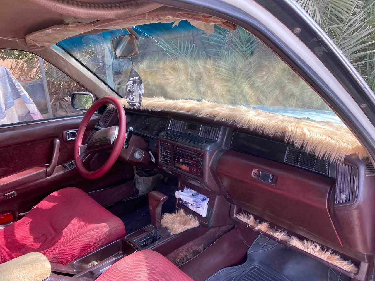 سلام عليكم
سوبر كراون سيدان 1988 

ايسر بلاد داخل ماروني 

محرك وكير بلاد ماملعوب بي نضيف لا تنقيص ولاتبخير 

دواخل نضيفه 

بلاديه بدون صبغ وبدون جراد بيها فقط الجاملغ الايسر الخلفي بي صبغ 

تبريد شغال ثلج رقم بغداد الانكليزي الجديد سنويه لغاية 2029 

سياره جاهزه من كل النواحي مابيه اي نقص 

السعر 56وبيه مجال بسيط 

***********

مكاني بابل الاسكندريه
