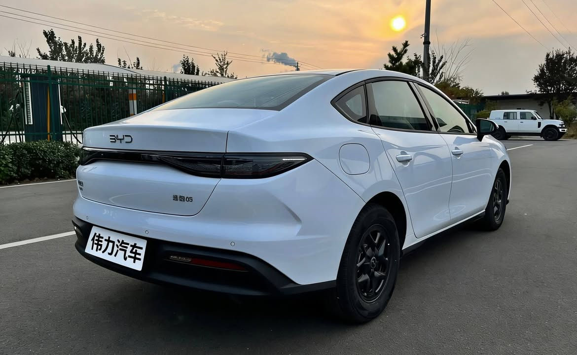 يم (معرض الكريم) توفر (سيل 5 والكن بلاس )ال BYD SAEL . 05 شكل التسلا او البورش / المواصفات البيسك
☎️***********☎️مؤمل 

عرض خاص وسعر بلاش 💥

يم معرض الكريم لتجاره السيارات الحبيبية ساحه واهران 

جن بلاص ابيض داخل أبيض 

🔴السعر  :تواصل مع الأرقام 

 عراقي وتستلم صافي بدون دلالية

عن توفر سيارة بي واي دي 2025

‏BYD  Sael 05 2025

اليكم المواصفات

انتبه السياره : هايبرد & بانزين & كهرباء يعني التفويله الوحده بانزين 🔥🔥تمشيك 2100 كيلو

65كيلو شحن 🔥🔥

موديل 2025

حساسات 

حجم المحرك 1.5

شاشه اصليه 

كامره خلفيه

هند بريك كهرباء

دشبول شاشه ديجيتال

اوتو هولد

مفتاح التشغيل بصمه

تشغيل عن بعد تحكمات مقود

اوامر صوتيه

منفذ طاقهس

منافذ شحن

مقول جلد حياكه

دخول ذكي

3 وضعيات قيادة

اشاير بل مري

تتسع المقصورة ل 5 ركاب

المقاعد جلد رياضي

اريل نفكيتر

اناره داخليه LED

لد امامي LED

‏LED بك لايت

قطعتين تبريد 

مثبت سرعة

حجم الاطار 16

مانع تزحلق

شاحنه خلفية

كير ماوس

البطاريه ليثيوم الاقوى والاطول عمرا في عالم الهايبرد ملاحضه: جميع العده مالته موجوده المن

والكيبل الشاحن

والمثلث

انتبه 

🟩 السعر .🔥 

بسعر الجمله وتدللون علينا

🔹معرض الكريم لتجارة السيارات 

مكان بغداد/ ساحه واهران الحبيبية 

بيع ..نقدآ 🔶

وبأنسب الاسعارررر▫️

***********/ مؤمل
