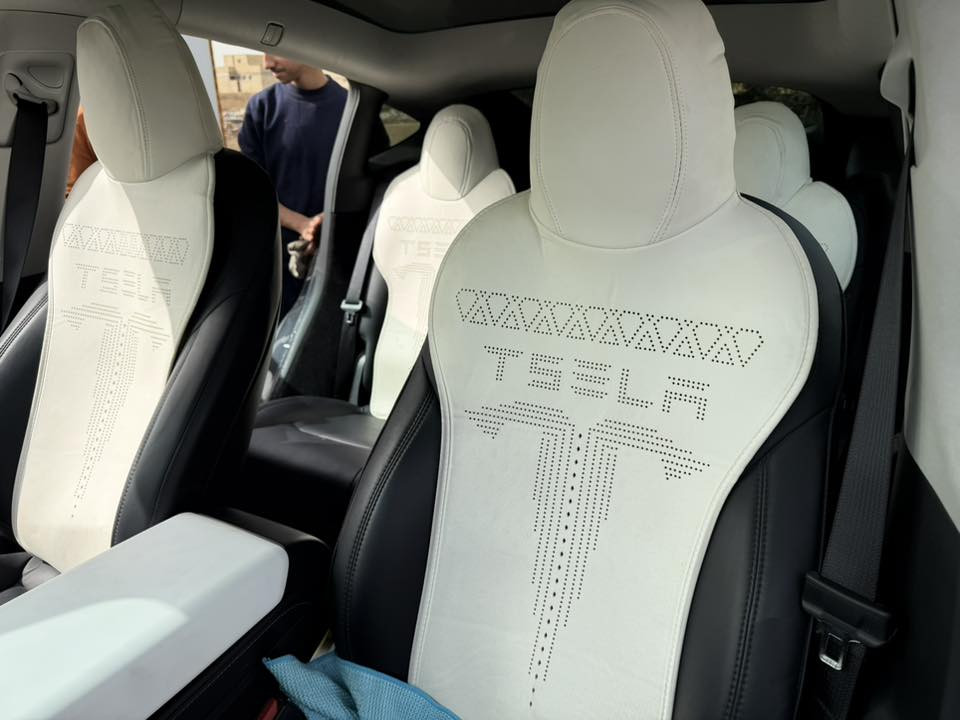 تيسلا موديل yماشيا 15500ورايدها 18500بيع فقط موديل 2024 اون لاين وي نقص مبيها ***********
