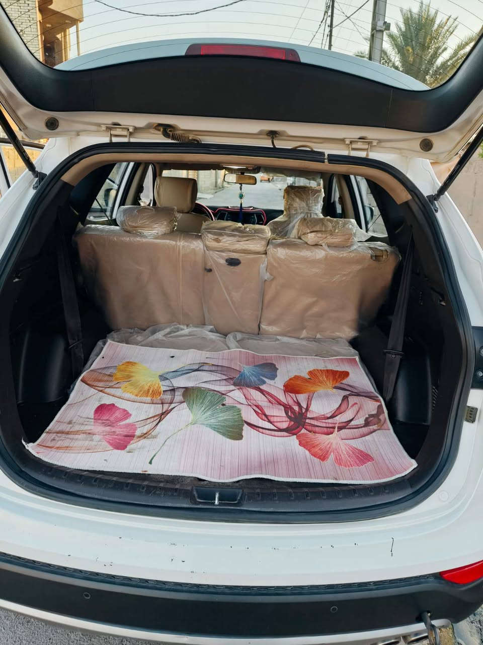 السلام عليكم 
هونداي سنتافي موديل 2014 
خليجي رقم بغداد سنوية جديدة 2027باسمي مكفوله من الحادث ومكفولة من الصبغ او التبديل مواصفات كاملة ما عدى البصمة والبنراما 
مكينه V6 سلندر وكير وحداديه وثلاث قطع تبريد  سياره جاهزة داخل بيجي  العنوان واسط  الاستفسار الاتصال ع الرقم ‭***********
